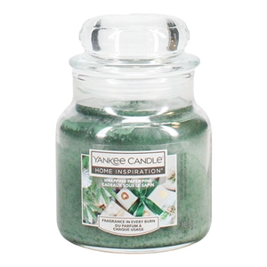Yankee Candle Home Inspiration geurkaars / Wrapping Paper Pine / Small Jar / 104 g