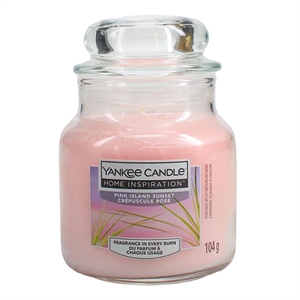 Yankee Candle Home Inspiration geurkaars / Pink Island / Small Jar / 104 g